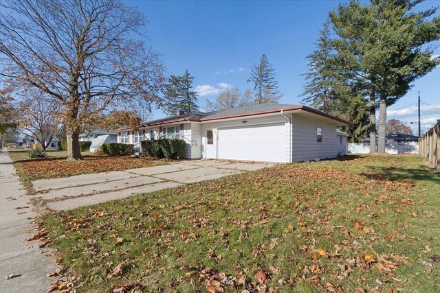 242 W Burbank Avenue, Janesville, WI 53546