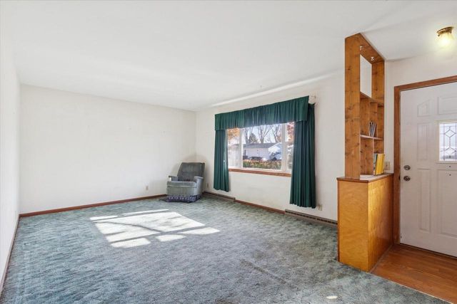 242 W Burbank Avenue, Janesville, WI 53546