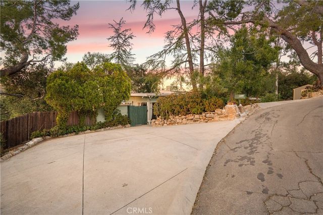 3582 Elm Drive, Calabasas, CA 91302