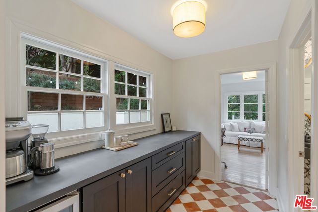 5944 Manola Way, Los Angeles, CA 90068