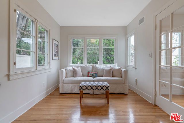 5944 Manola Way, Los Angeles, CA 90068