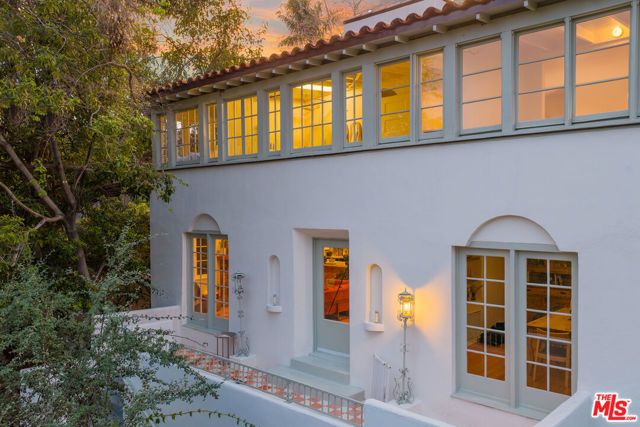 5944 Manola Way, Los Angeles, CA 90068