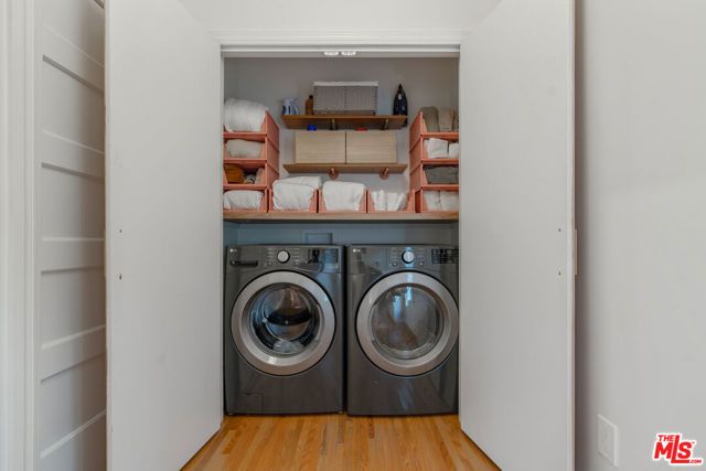 5944 Manola Way, Los Angeles, CA 90068