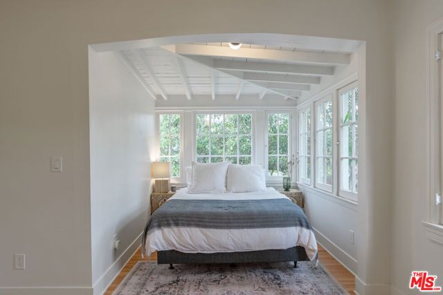 5944 Manola Way, Los Angeles, CA 90068