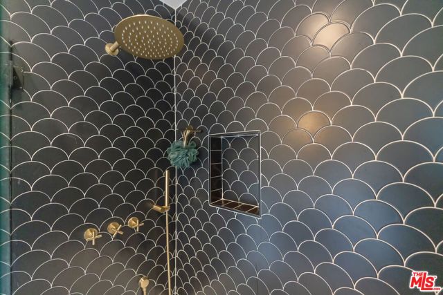 5944 Manola Way, Los Angeles, CA 90068