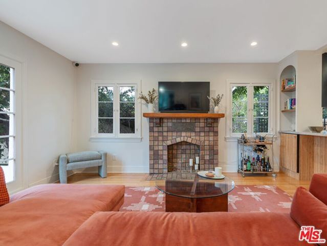 5944 Manola Way, Los Angeles, CA 90068