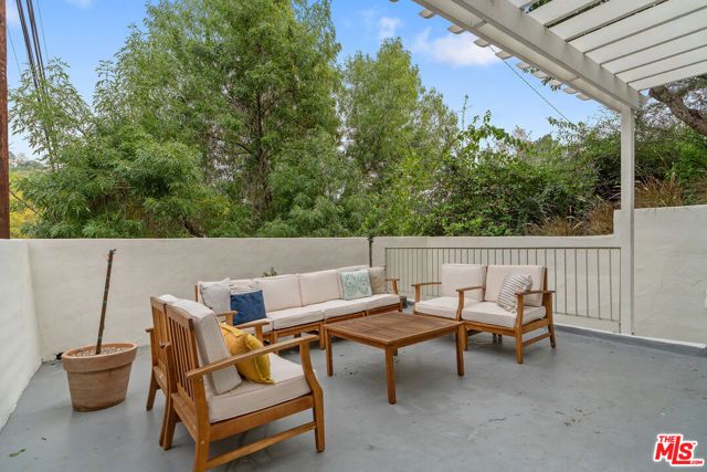 5944 Manola Way, Los Angeles, CA 90068