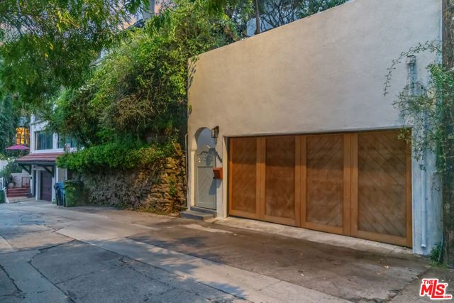 5944 Manola Way, Los Angeles, CA 90068