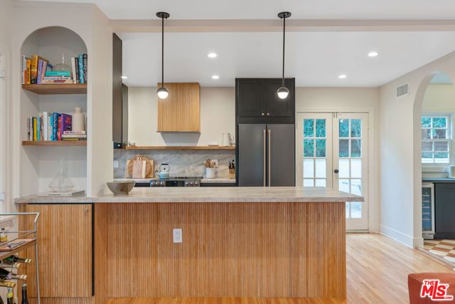 5944 Manola Way, Los Angeles, CA 90068