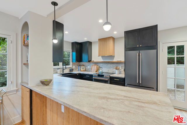 5944 Manola Way, Los Angeles, CA 90068