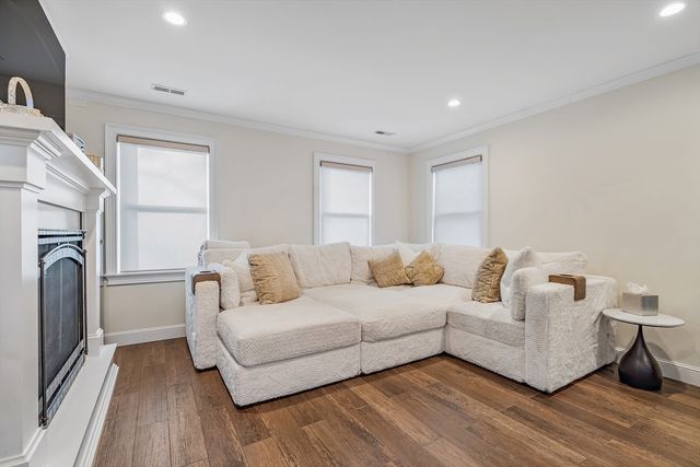 14 Wolfpen Ln, Southborough, MA 01772