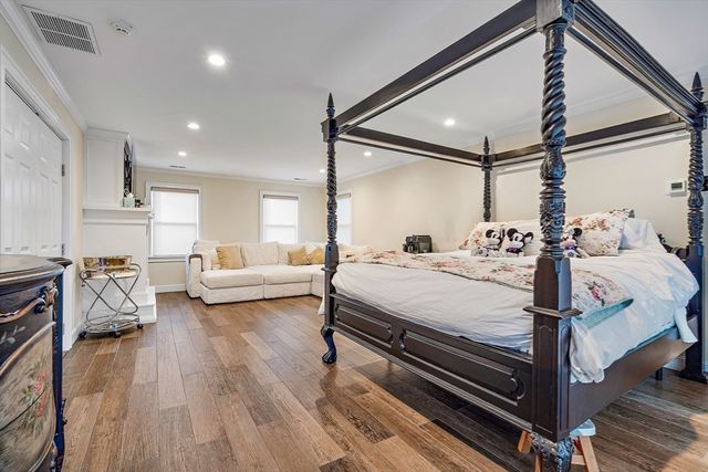 14 Wolfpen Ln, Southborough, MA 01772