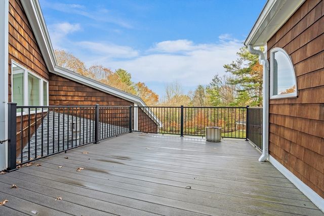 14 Wolfpen Ln, Southborough, MA 01772