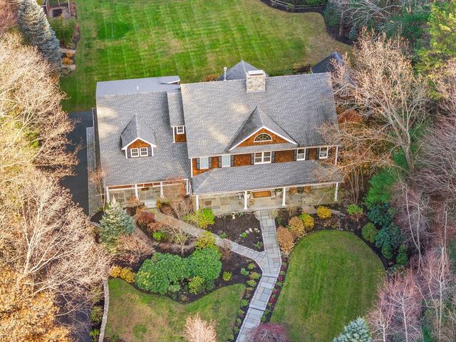 14 Wolfpen Ln, Southborough, MA 01772