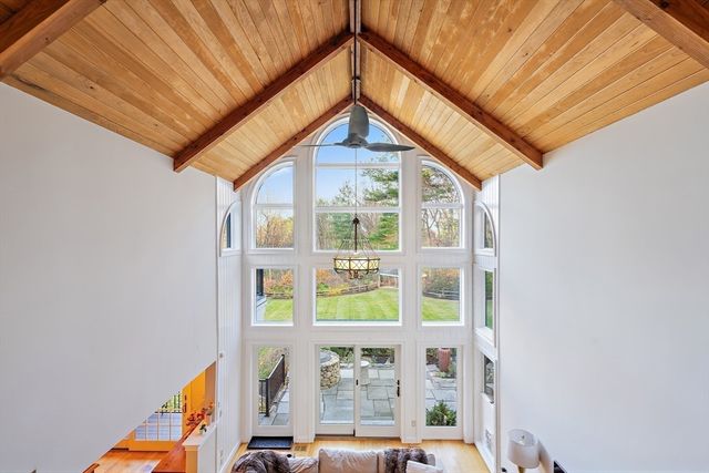 14 Wolfpen Ln, Southborough, MA 01772