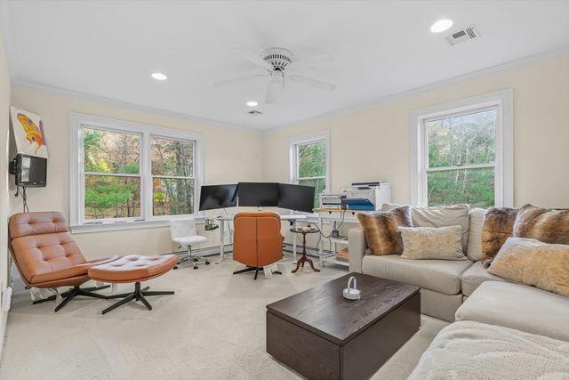 14 Wolfpen Ln, Southborough, MA 01772