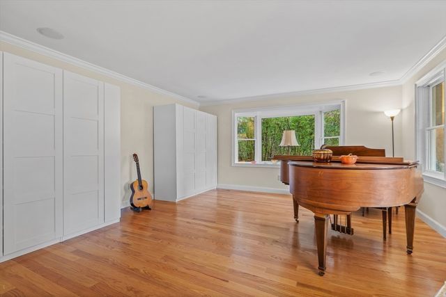 14 Wolfpen Ln, Southborough, MA 01772