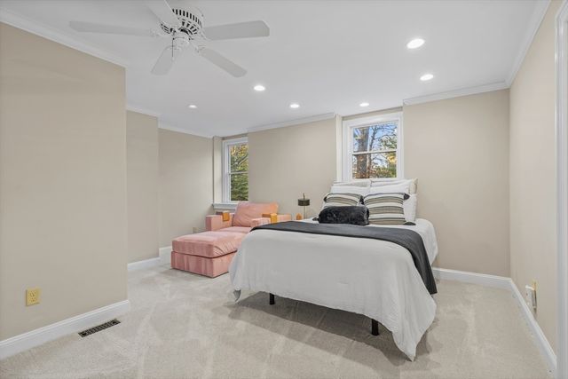 14 Wolfpen Ln, Southborough, MA 01772