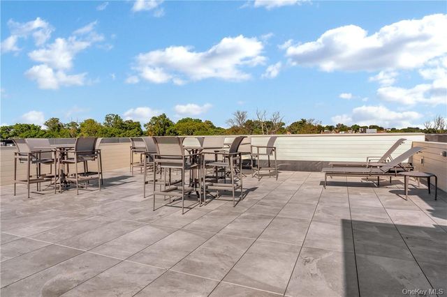 8 Boulevard W 404, Pelham, NY 10803