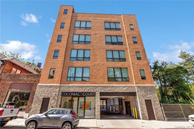 8 Boulevard W 404, Pelham, NY 10803