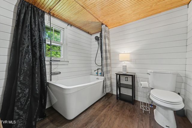 911 Sells Avenue, Johnson City, TN 37604