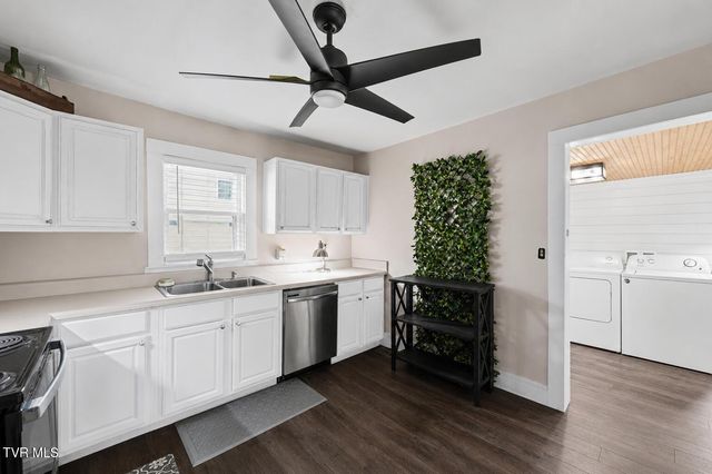 911 Sells Avenue, Johnson City, TN 37604