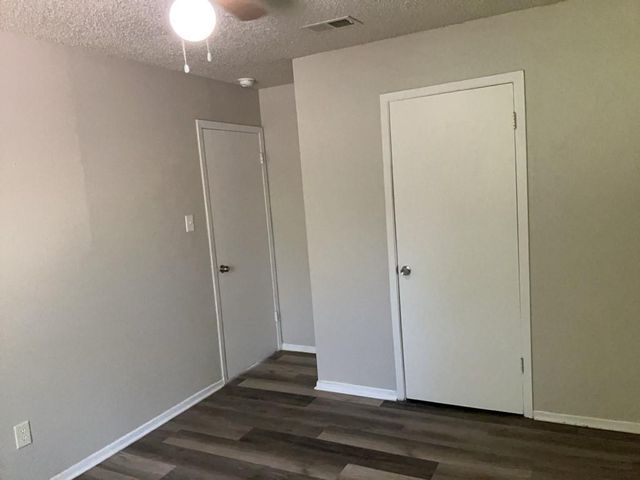 512 Lenora DR B, Taylor, TX 76574