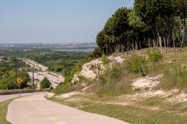 642 Oak Tree Cove, Cedar Hill, TX 75104