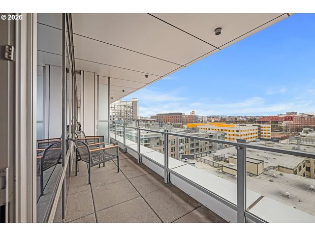 1001 Nw LOVEJOY St TH 802, Portland, OR 97209