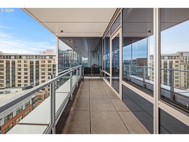 1001 Nw LOVEJOY St TH 802, Portland, OR 97209