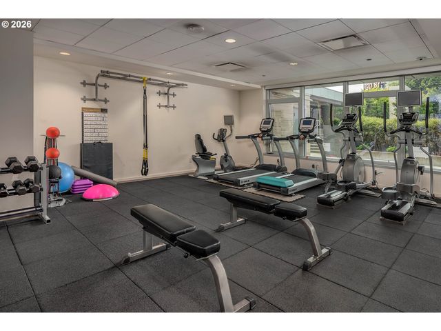 1001 Nw LOVEJOY St TH 802, Portland, OR 97209