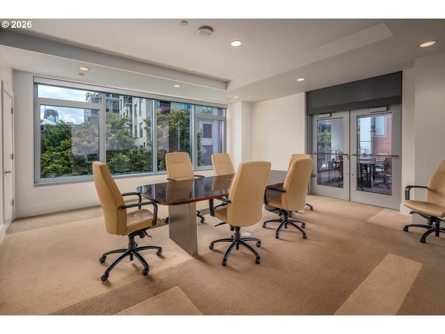 1001 Nw LOVEJOY St TH 802, Portland, OR 97209