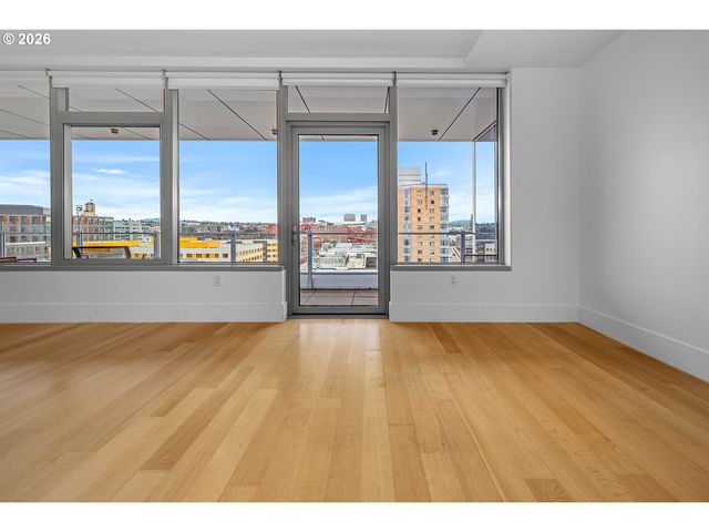 1001 Nw LOVEJOY St TH 802, Portland, OR 97209
