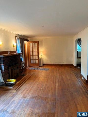 12 Ferncliff Road, Bloomfield, NJ 07003