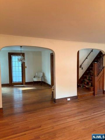 12 Ferncliff Road, Bloomfield, NJ 07003