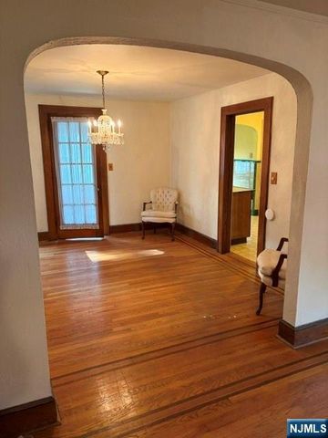 12 Ferncliff Road, Bloomfield, NJ 07003