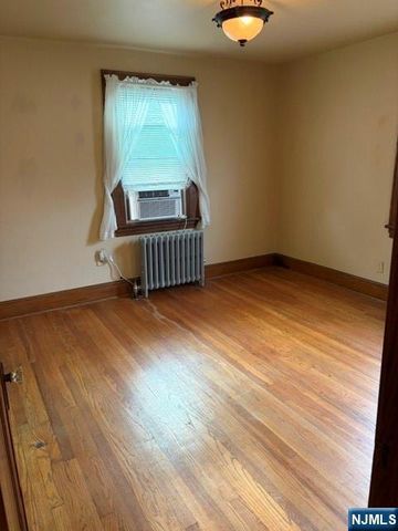 12 Ferncliff Road, Bloomfield, NJ 07003