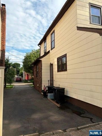 12 Ferncliff Road, Bloomfield, NJ 07003
