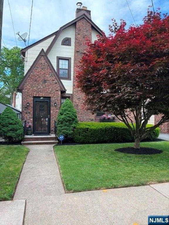 12 Ferncliff Road, Bloomfield, NJ 07003