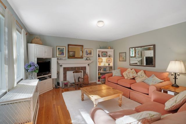 22 Old Lighthouse Road, Tisbury, MA 02568