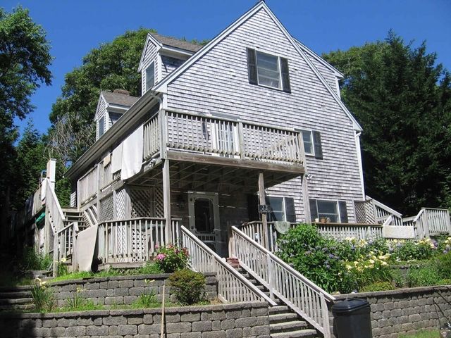 22 Old Lighthouse Road, Tisbury, MA 02568