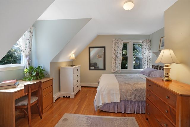 22 Old Lighthouse Road, Tisbury, MA 02568