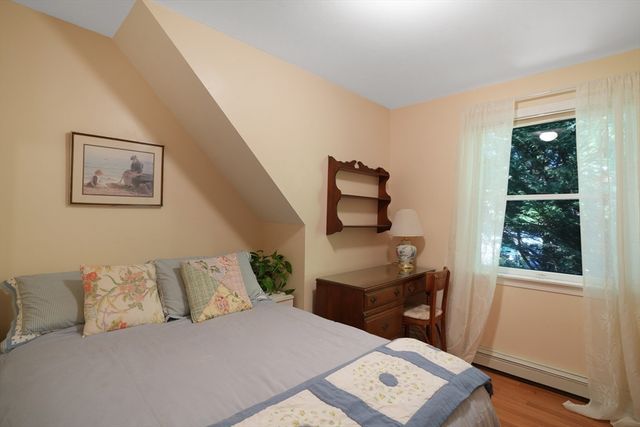 22 Old Lighthouse Road, Tisbury, MA 02568