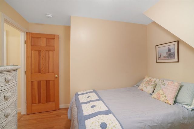 22 Old Lighthouse Road, Tisbury, MA 02568