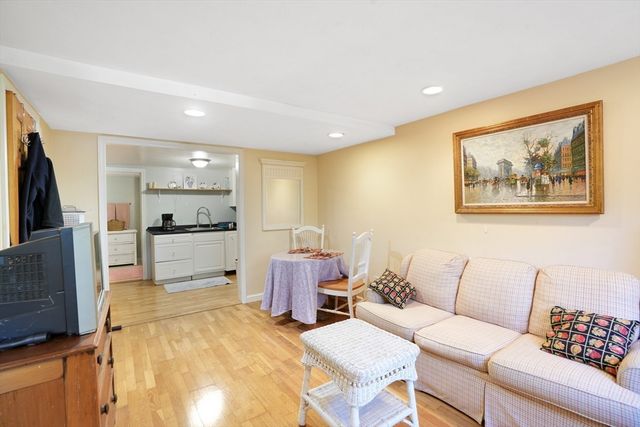 22 Old Lighthouse Road, Tisbury, MA 02568