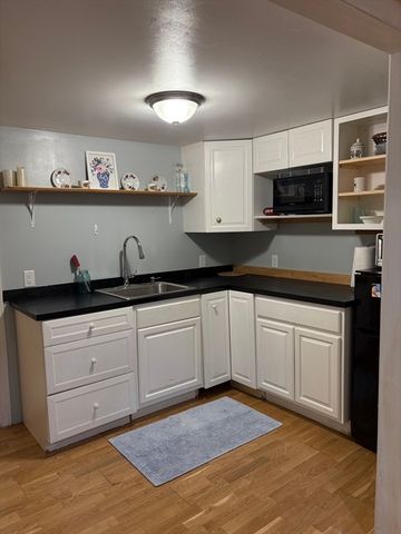 22 Old Lighthouse Road, Tisbury, MA 02568