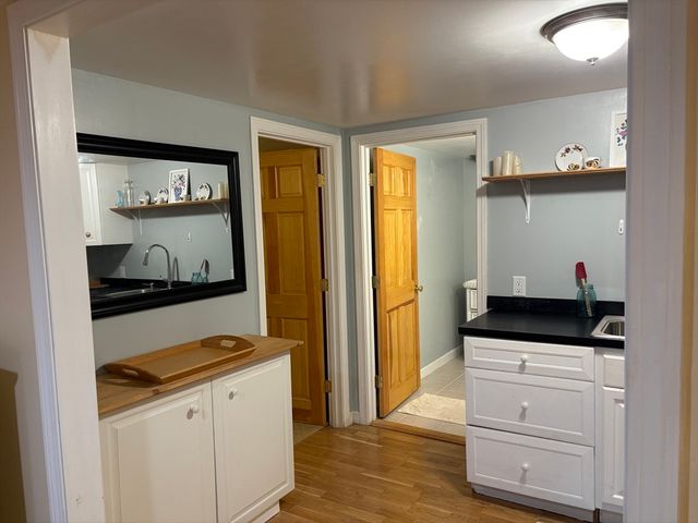 22 Old Lighthouse Road, Tisbury, MA 02568