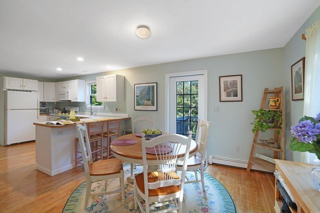 22 Old Lighthouse Road, Tisbury, MA 02568