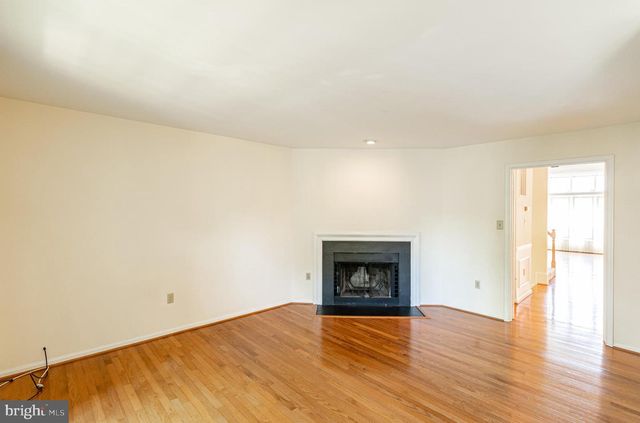 2162 KINGS GARDEN WAY, Falls Church, VA 22043