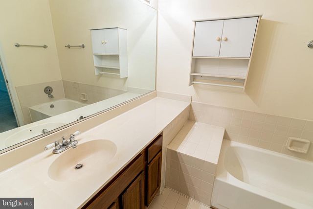 2162 KINGS GARDEN WAY, Falls Church, VA 22043